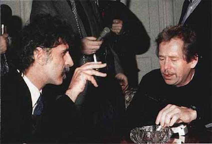 Zappa and Vaclav Havel 1990.jpg