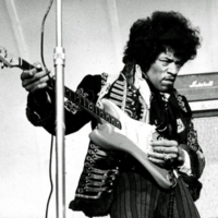 Jimi_Hendrix_1967_uncropped.jpg